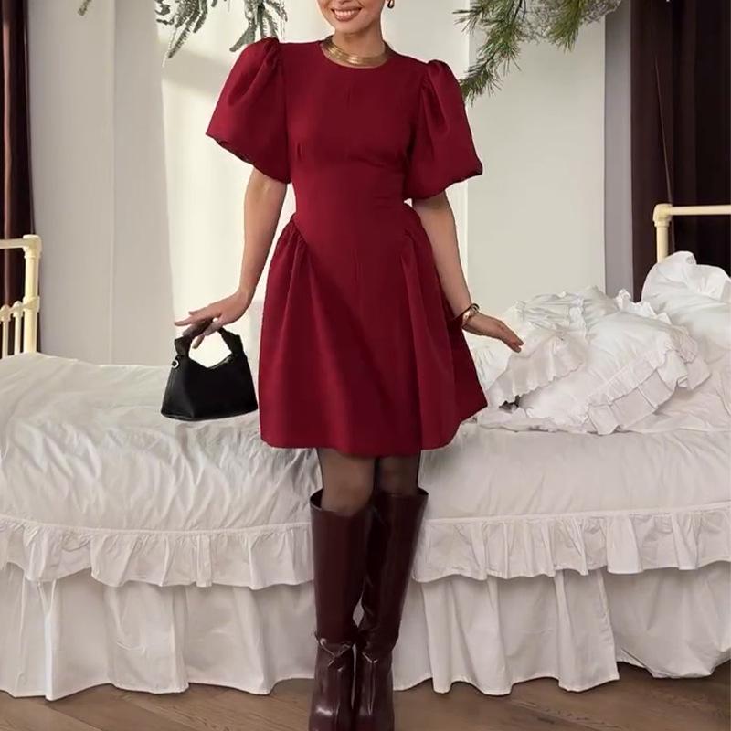 Summer 2025 Slim-Fit Women s Dress: Waist-Cinching, Round Neck, European & American Style M красный