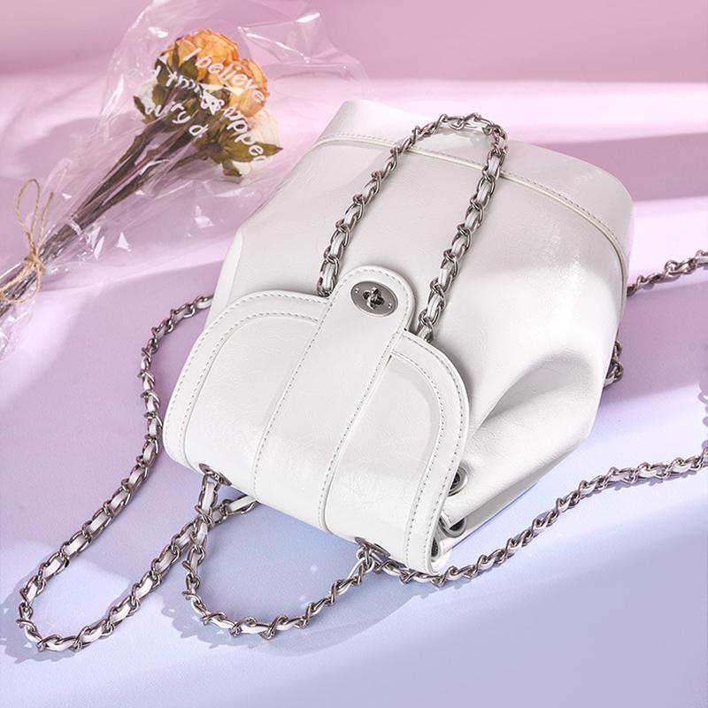 Women's Fashiable Simple Chain Backpack Small and Cvenient Backpack Versatile Commuter Handbag