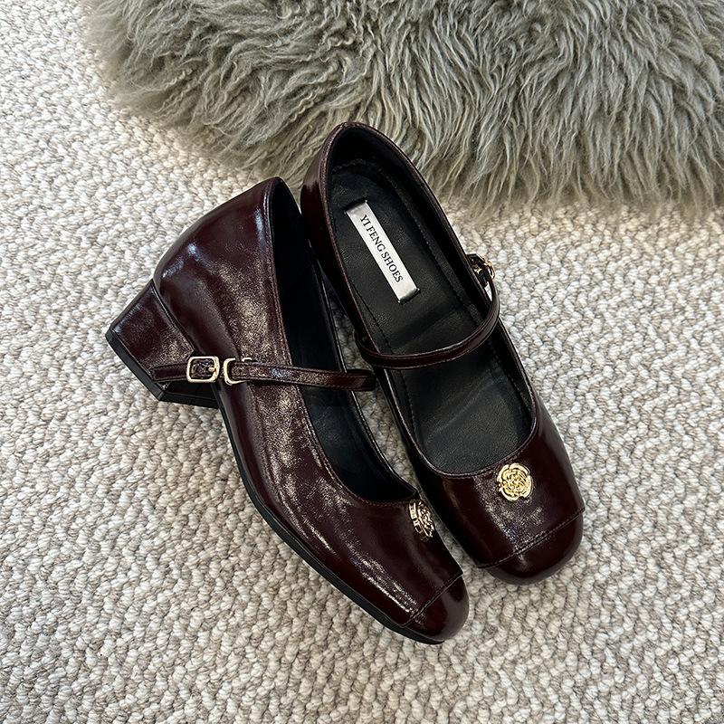 Inner Height Increase of 7cm Square Head Thick Heel Single Shoes Women's 2025 New Retro Versatile Camellia Buckle Mary Jane High Heels