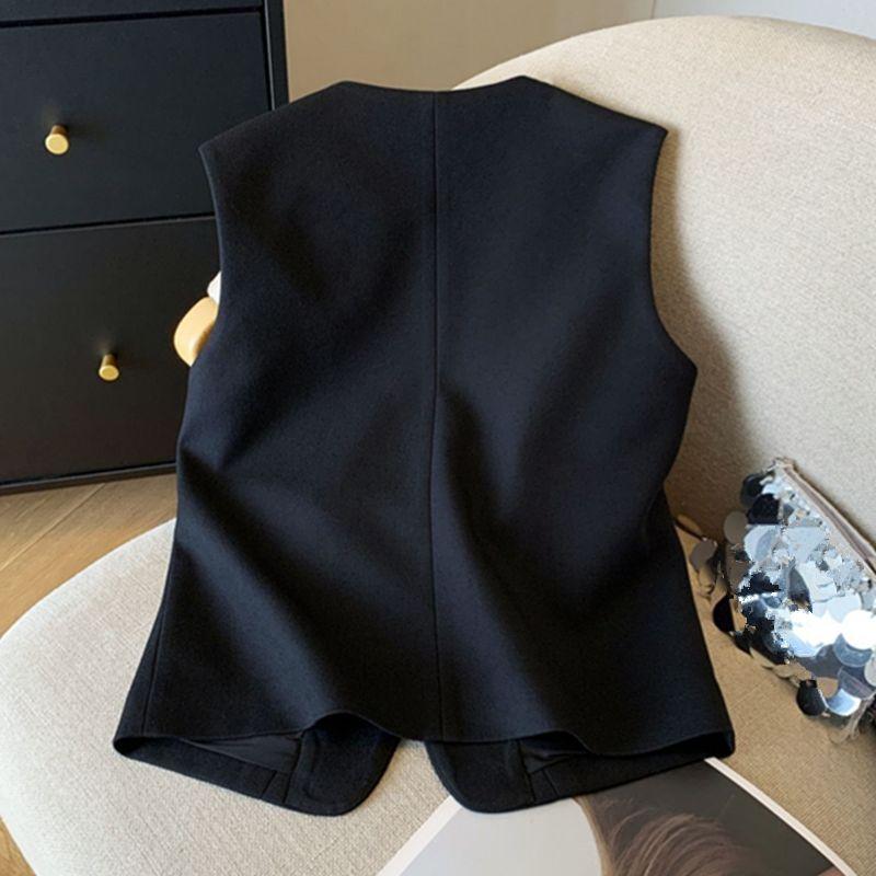 Unique Design Chic and Stylish High-End Short Vest with Exquisite Tailored Cut