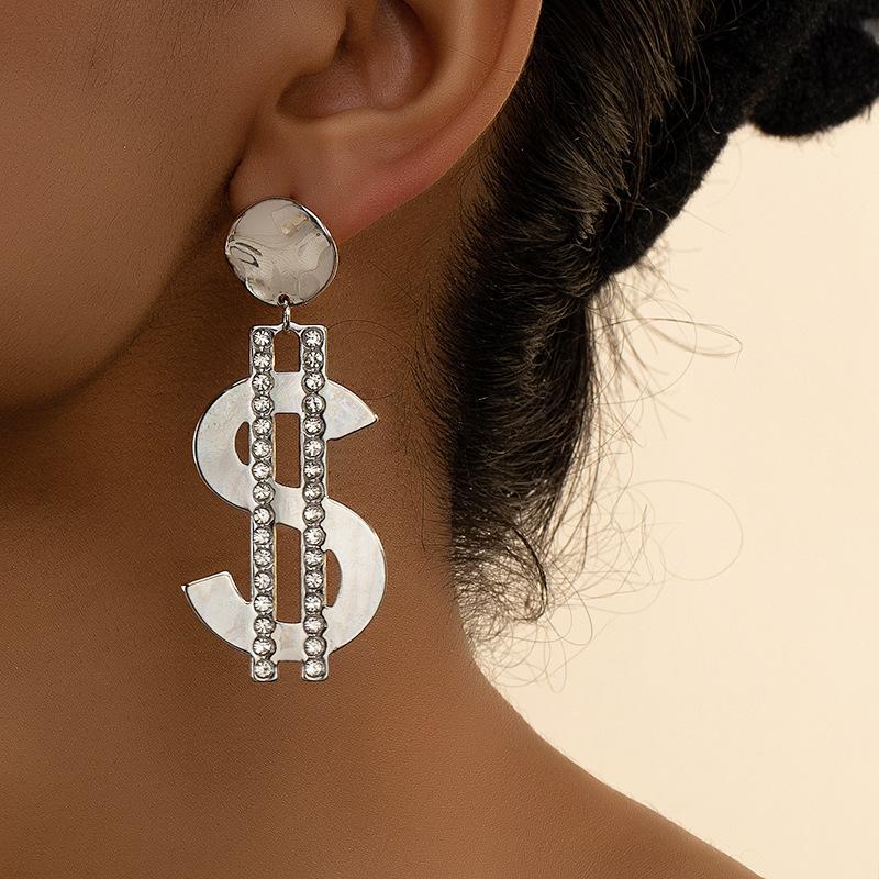 

Персонализированные серьги в виде знака доллара