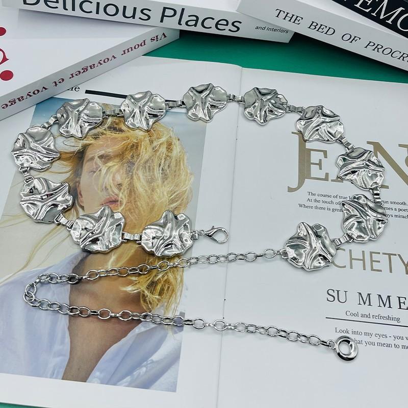 Metallic Chain Waist Accessory For Women With Buckle For Trendy Outfit And Party Wear серебряный