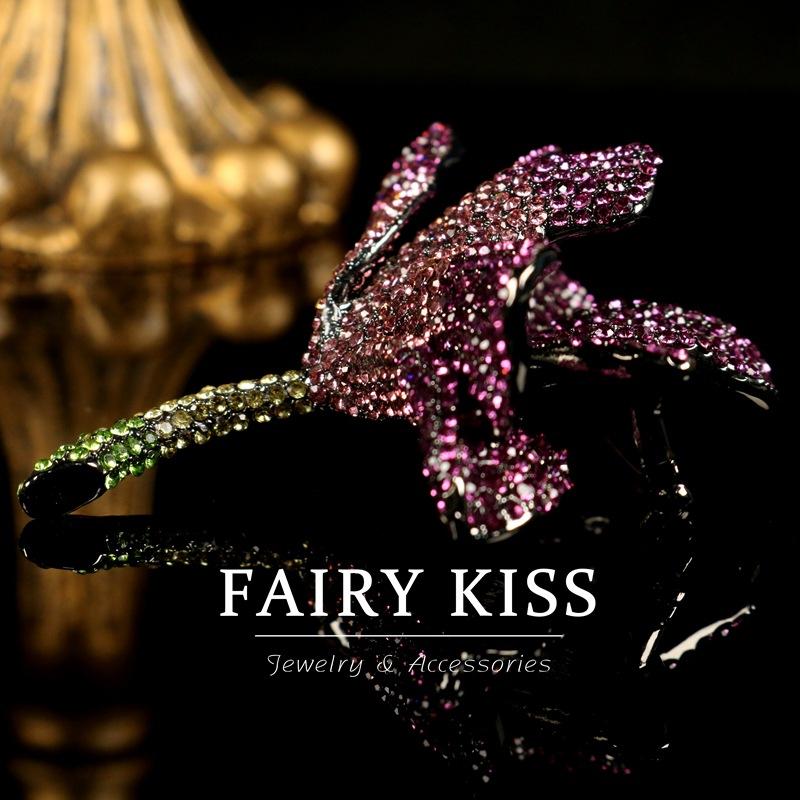 Heavy Industry Brooch Densely Inlaid with Diamonds, Colored Diamonds, Simulated Three-dimensional Flowers