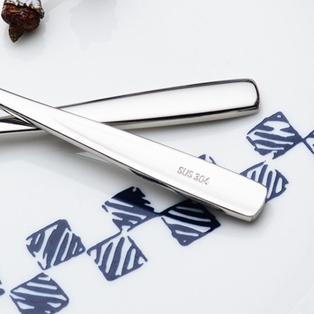 6 ks míchací tyčinky na nápoje, servírovací lžíce, malé lžičky, naběračka na polévku z nerezové oceli, čajové lžičky na kávu, čtvercová rukojeť