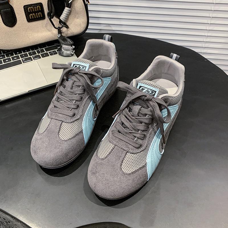 

Red German training shoes women s 2025 new heightening platform sports shoes breathable mesh casual board shoes soft-soled Forrest Gump shoes 40 сіро блакитний колір