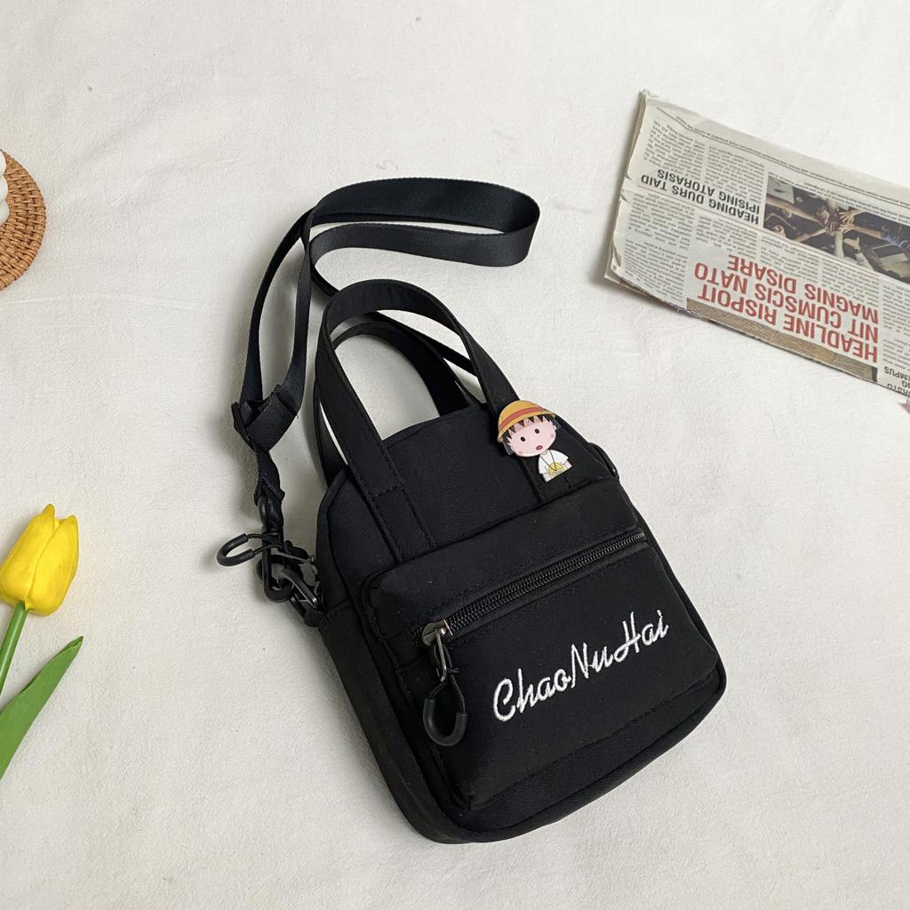 Nylon Small Bag 2025 New Korean Version of Fashion Letter Shoulder Bag Casual Versatile Sports Messenger Small Square Bag Tide