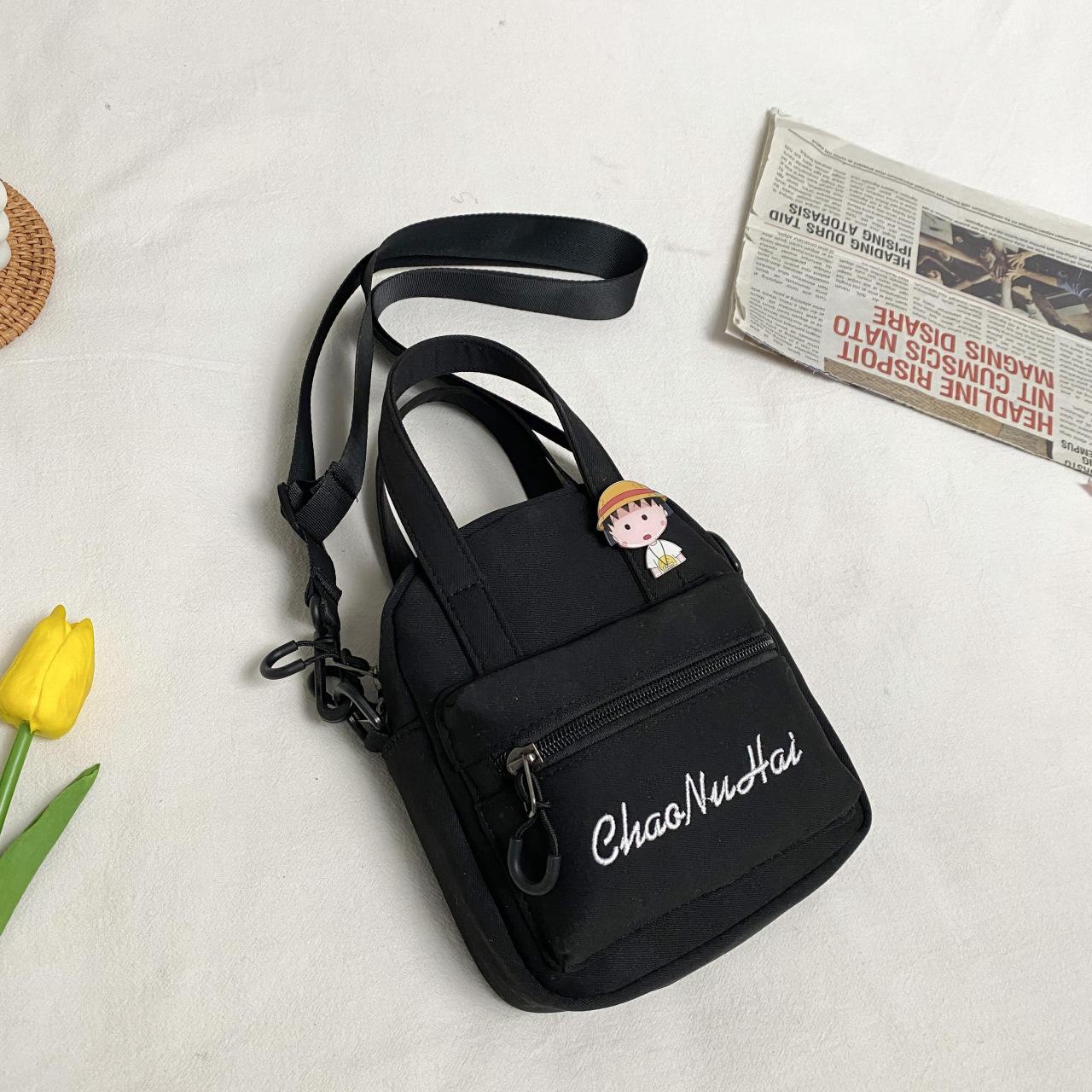 

Nylon small bag 2025 new Korean version of fashion letter shoulder bag casual versatile sports messenger small square bag tide чорний