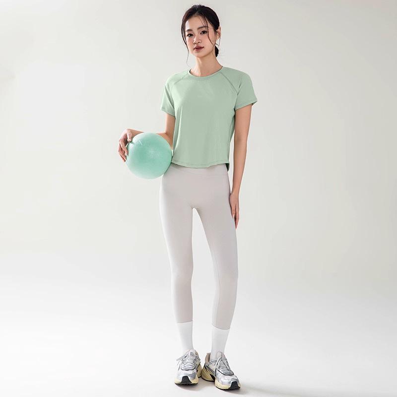 Women's Quick-Dry Breathable Yoga T-Shirt - Slim Fit, Short Sleeve Fitness Top