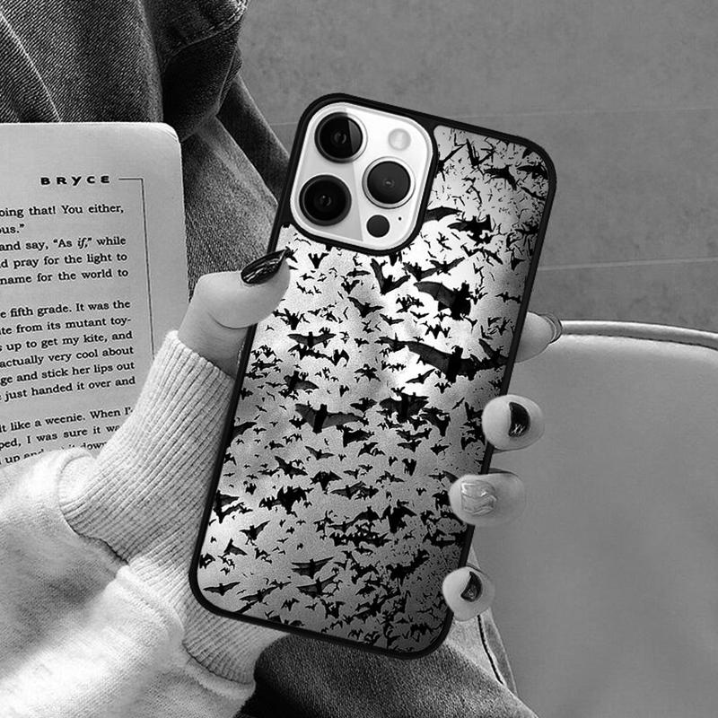 Vampire Bats Full Moon Phone Case for iPhone 17 Air 16 16e 15 Plus for Apple 13 11 12 14 Pro Max Cover coque Shell