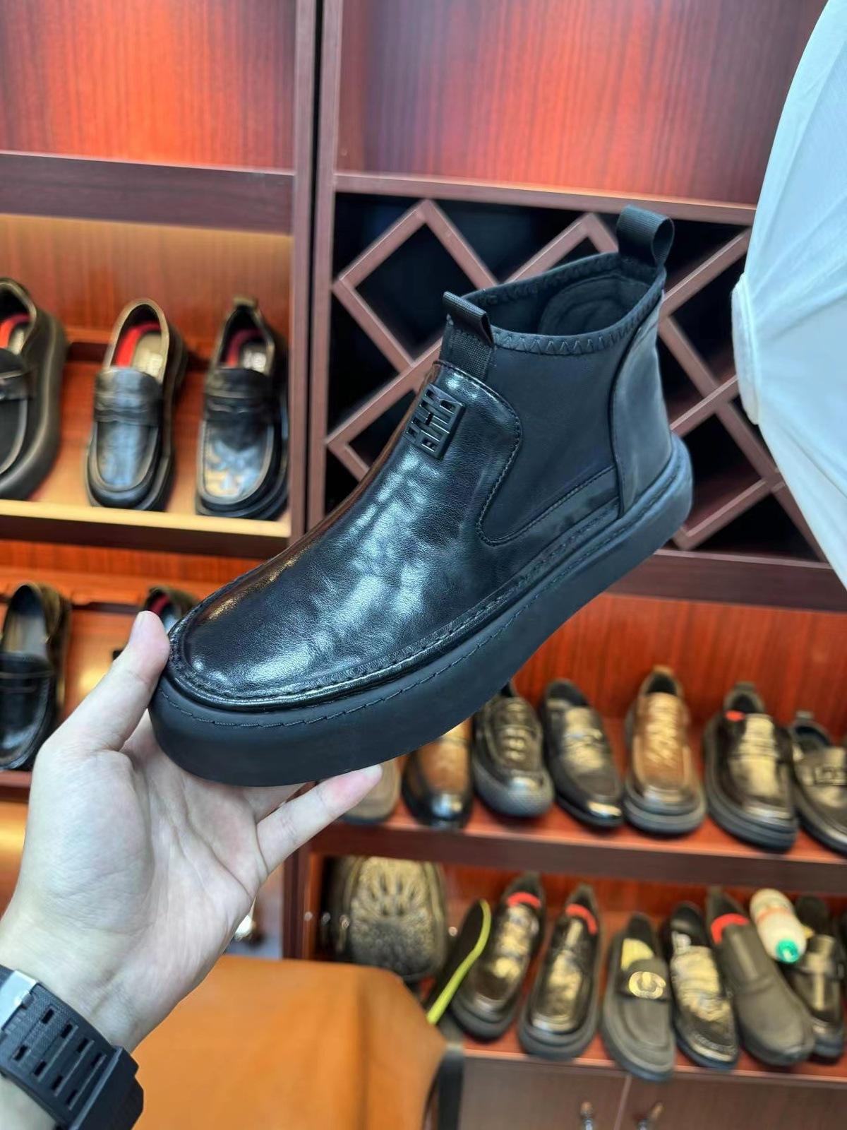 

Ботинки Мартин бархат чистая коровья кожа новые мужские высокое чувство легкая роскошь удобные чистая кожа повседневные мужские туфли универсальные деловые 44