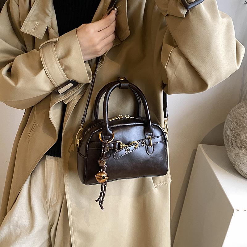 

Американская ретро-сумка 2024 года, зимняя новая женская сумка, простая сумка через плечо Майяра, сумка-мессенджер премиум-фактуры 20.5*6.5*14.5