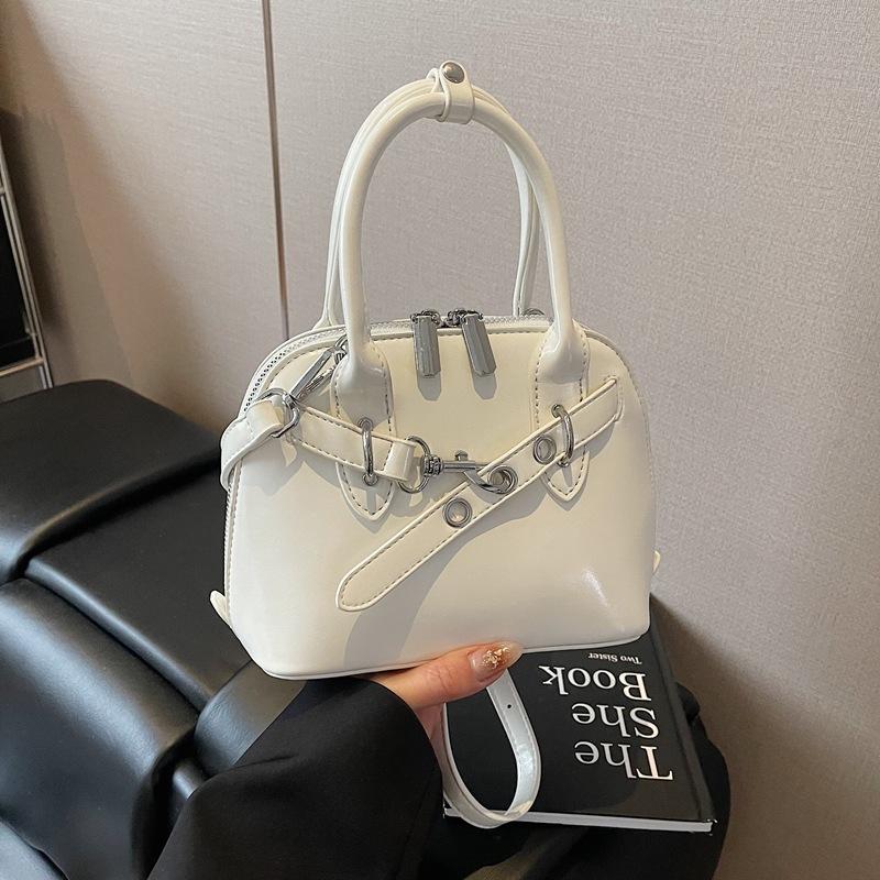 2025 Spring and Summer New Locomotive Style Portable Shell Bag Women's Fashion Versatile Commuter Messenger Bag Bag