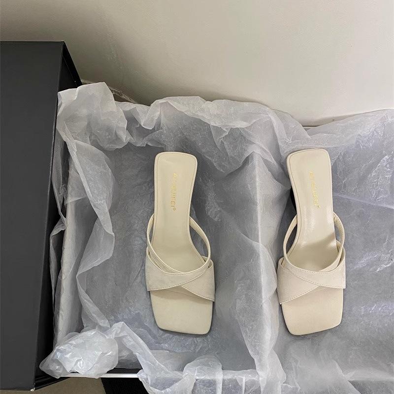 

French square head open-toed sandals women s versatile slippers high heel 2025 summer new temperament word with wedge heel cool slippers 40 абрикосовый
