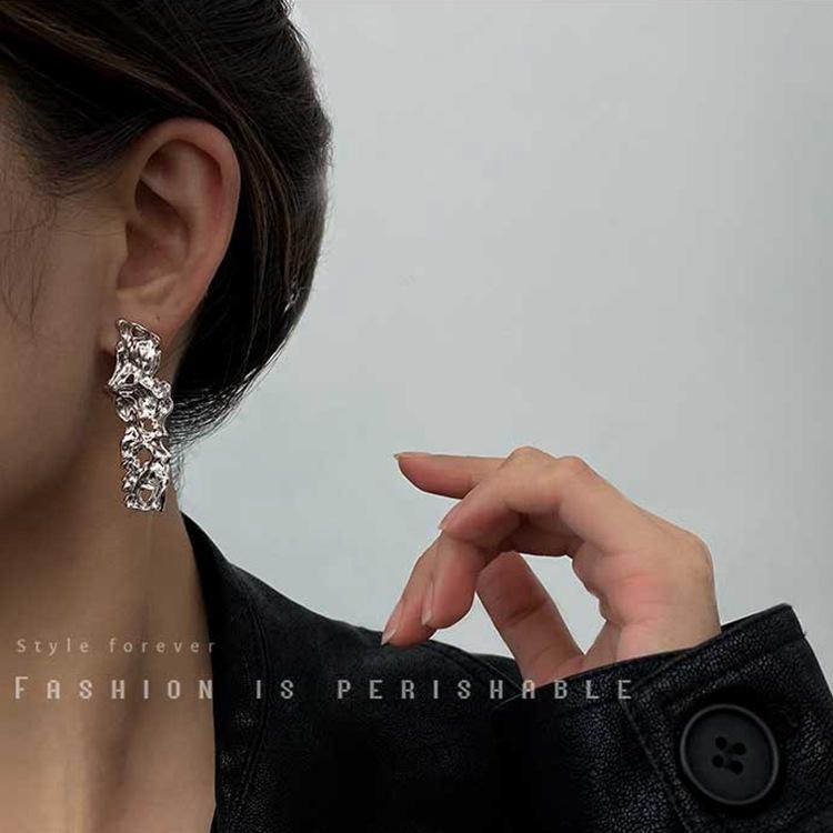 2025 Irregular Metal European & American Women's Stylish Stud Earrings