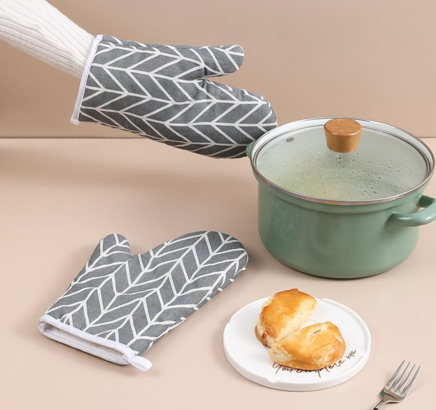 Anti Scald Gloves, Kitchen Microwave Oven, Thickened Grid Oven, Heat-resistant Gloves, Heat-resistant Baking
