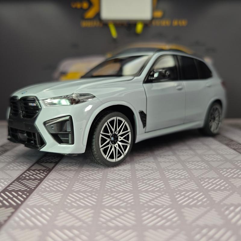 1:24 BMW X5M Leichtmetall-Automodell, Türen und Motorhaube, Kofferraum können mit Ton- und Lichtrückmeldung geöffnet werden Geschenk
