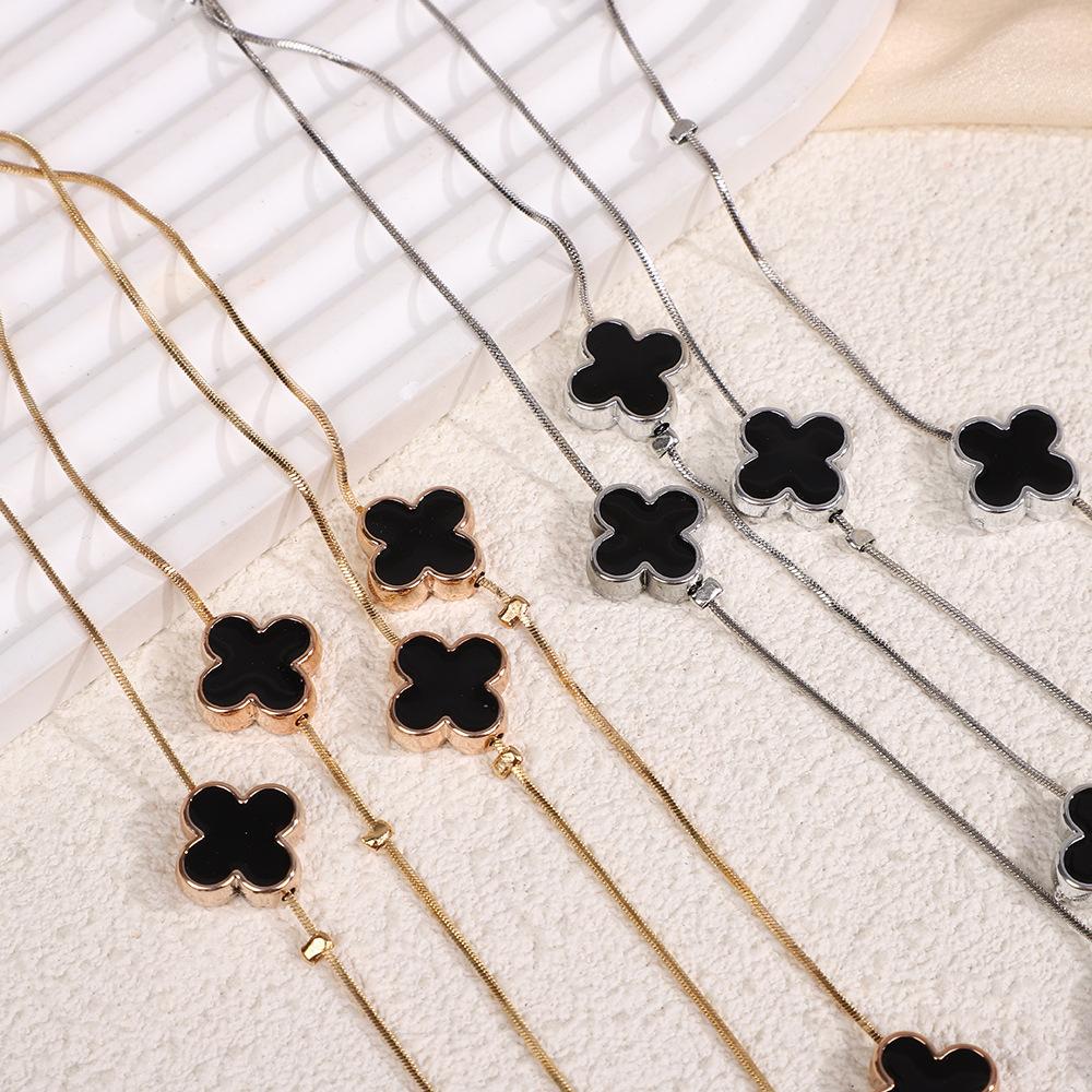 Collier Double Trèfle à Quatre Feuilles Chaîne Pull Longue Multicouche pour Femme Automne et Hiver Nouveaux Accessoires Vêtements
