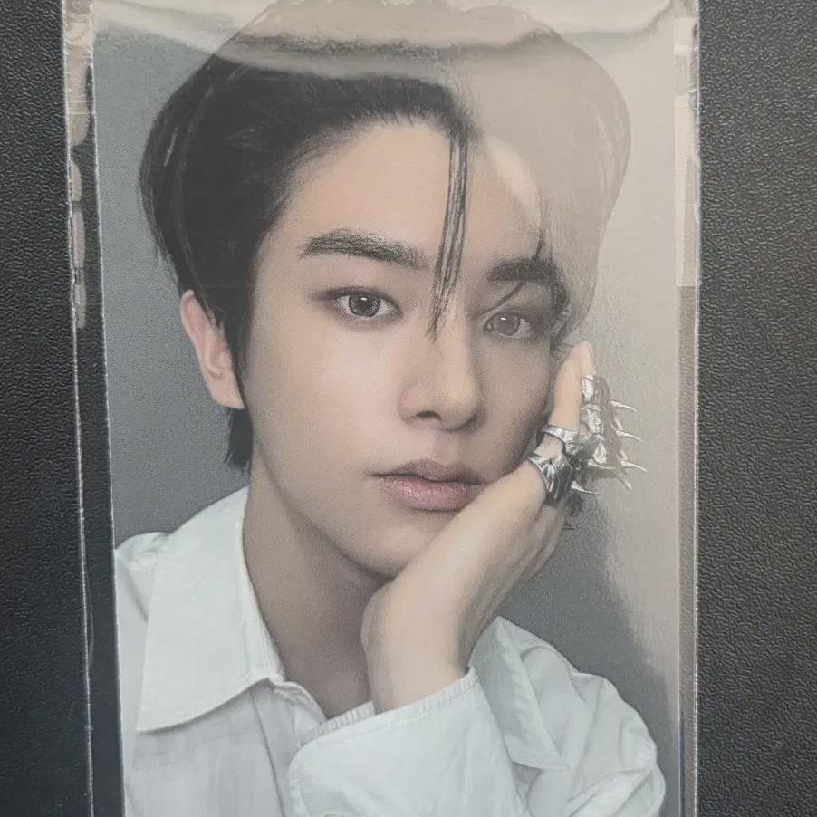 

Nhyfen Ktwon4u Розыгрыш 1-й Джейк Шим Неизданная фотокарточка