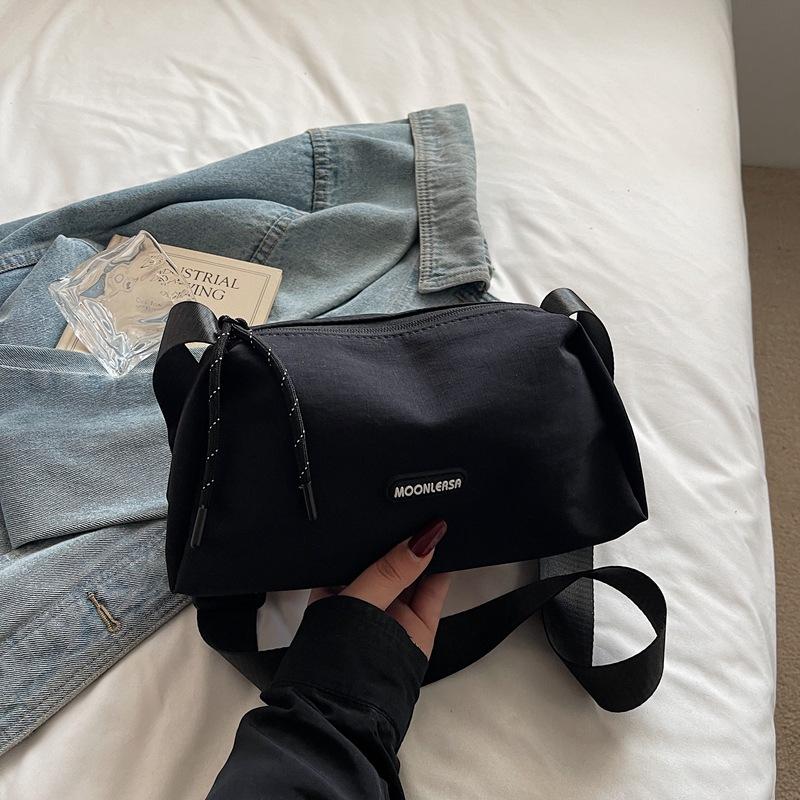 Crossbody Bag Niche Design Pillow Bag Simple Casual Men's Bag Women's Bag 2025 New Fashion Spring Tide Shoulder Bag
