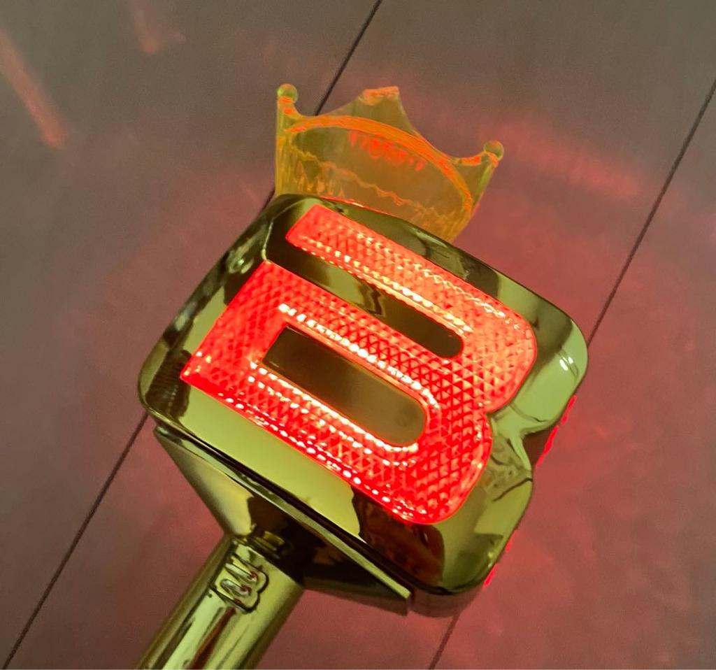 [USED] BIGBANG Official Gold Penlight 10th Anniversary