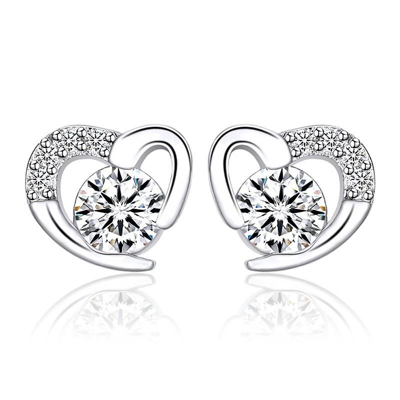 Love Earrings for Women with Simple and Versatile Ear Piercing Heart-shaped Earrings for Women