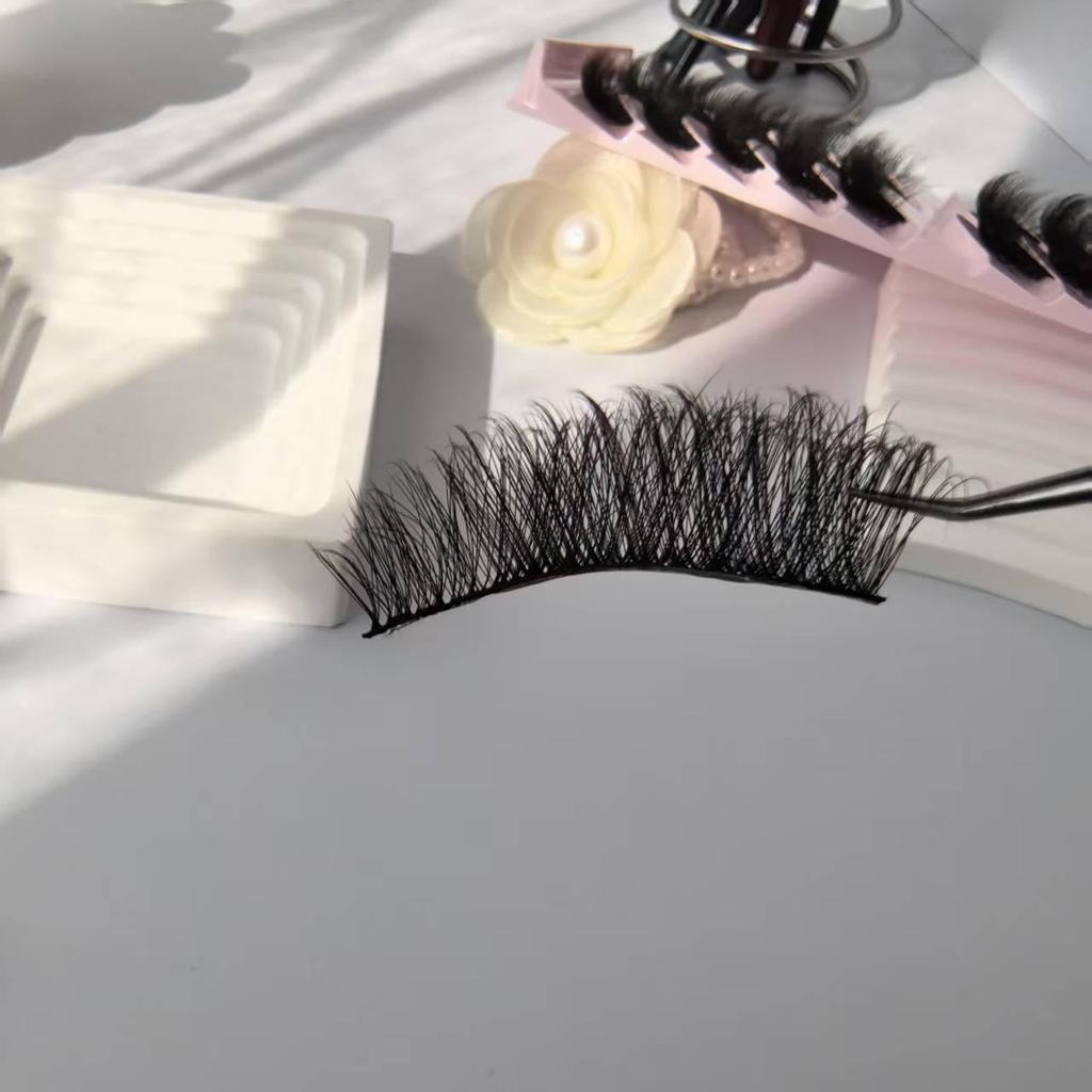10 Paires de Faux Cils Naturels Épais et Pointus - Fibre Synthétique