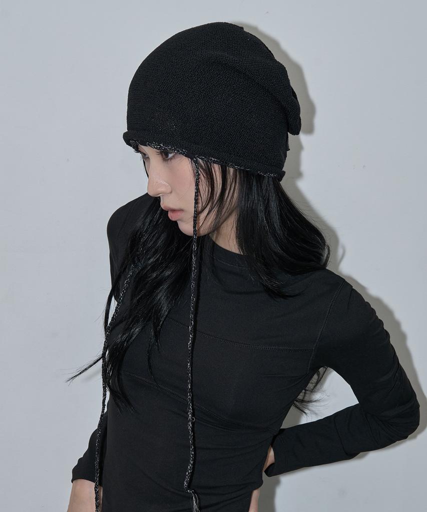 ZIZEMUSEUM Long String Mesh Beanie (Black)