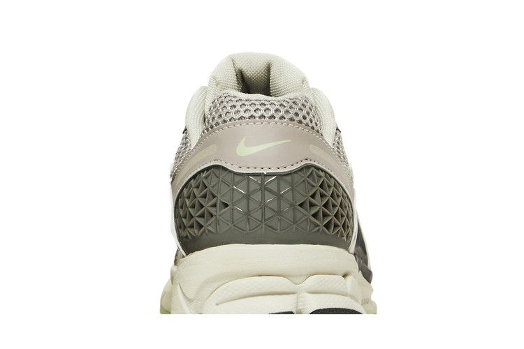 Nike Zoom Vomero 5 Cobblestone Flat Pewter (Women's) Sneakers