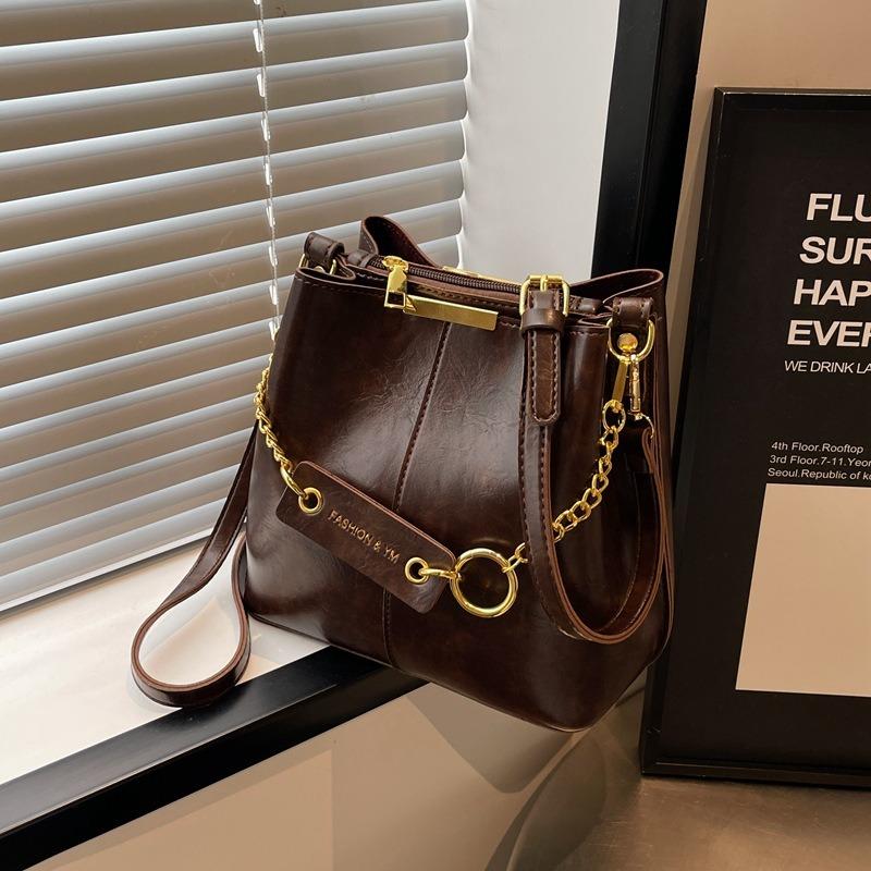 Large Capacity Retro Bag Women's Chain Shoulder Bag Fashionable and Simple Portable Bucket Bag Portable Bucket Type