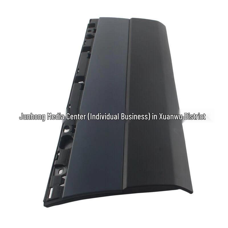 

Compatible Rear Door Trim Panel (2013 Models) LR038855/LR125982 Yes