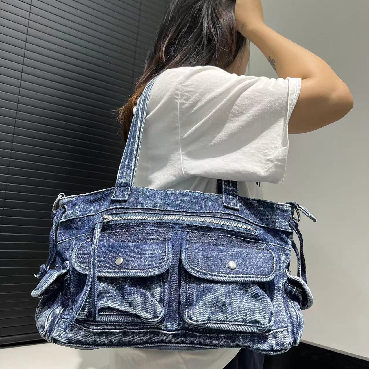 

Ladies Washed Denim Tote Bag American Retro Versatile Locomotive Bag