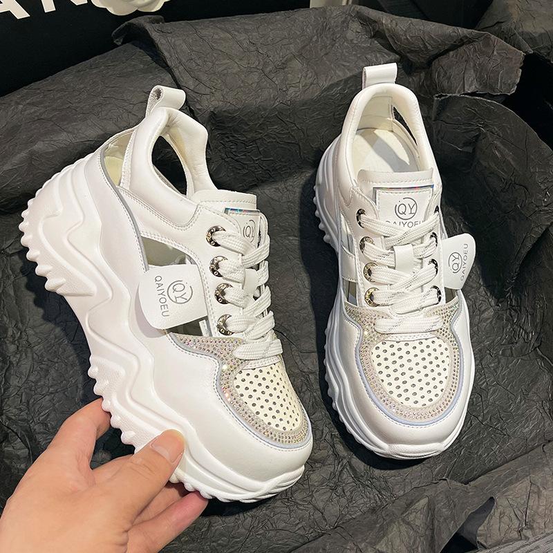 

Женские сандалии из пористой дышащей кожи, на толстой подошве с внутренней платформой, новые летние, с перфорацией, повседневные кроссовки в стиле «папа» 34 белый