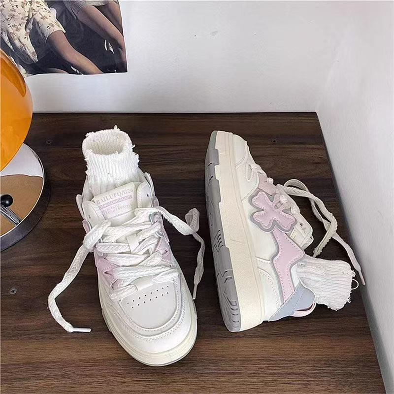 thick-soled four-leaf clover design board shoes for women 2025 new spring and summer niche casual versatile fashion white shoes for women
