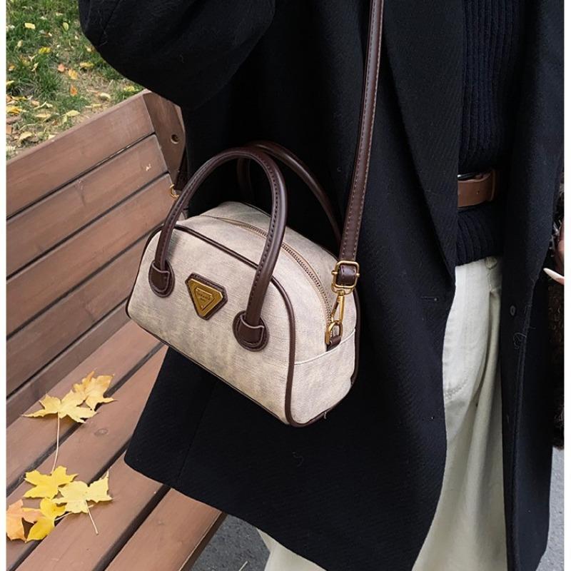 Niche Texture Underarm Commuter Handbag New Retro Bowling Bag Versatile Shoulder Pillow Bag