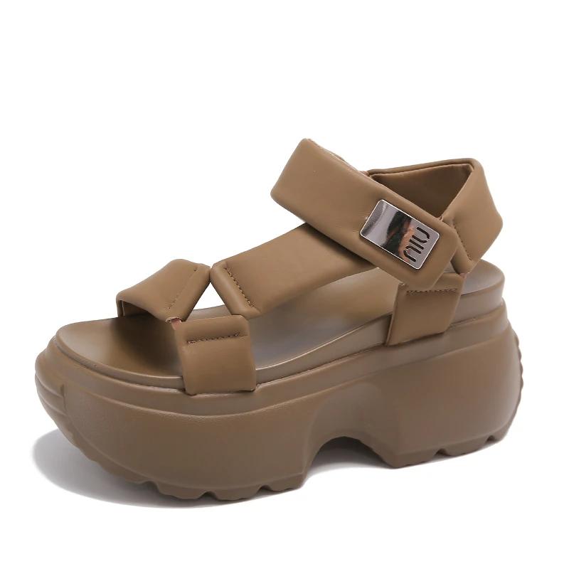 Mote 8,5 cm Sommermote Tykksålede Romerske Fritidssko Dame Spenne Sklisikre Damesko Kilehæler Kjede Plattformsandaler Kvinner 2024