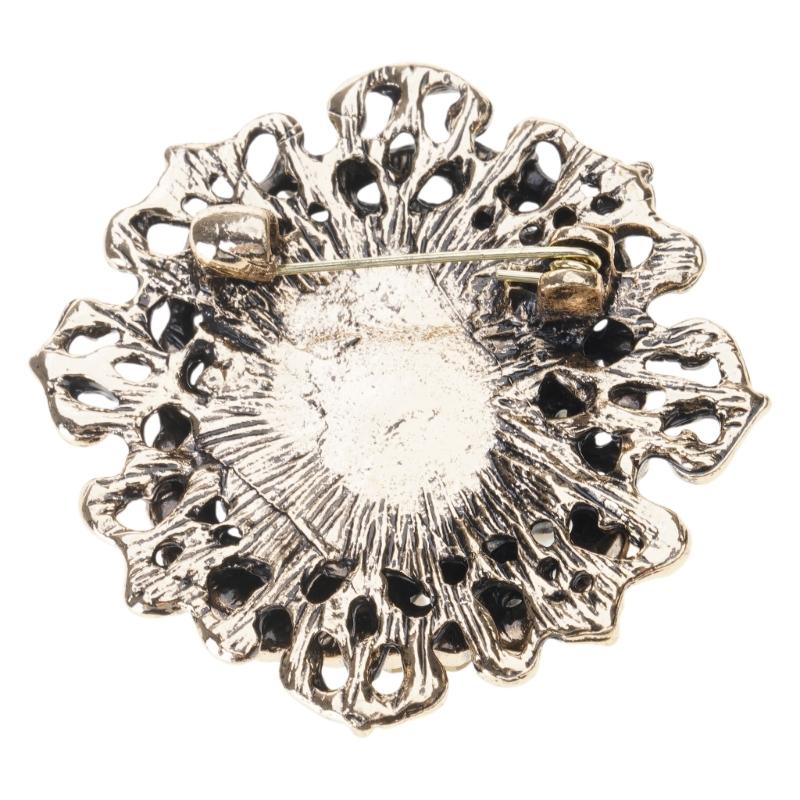 Elegant Clothing Fastener Fashion Accessory Clothing Jewelry Vintage Brooch Crystal Lapel Pin Gift for Woman Girls