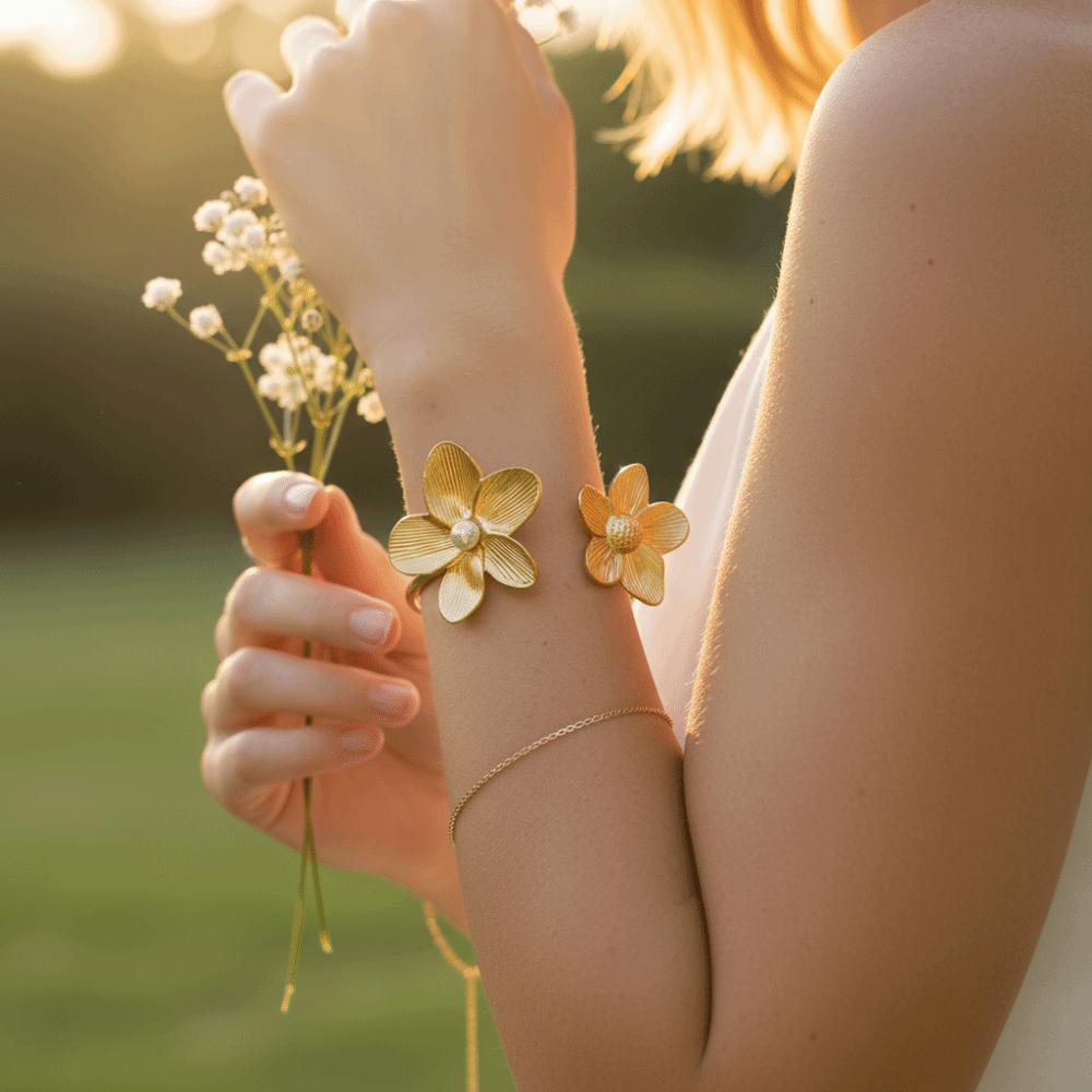 Metal Vintage Elegant Bangles Fashion Open Arm Bangle Elegant Flower Cuff Bracelet  for Women