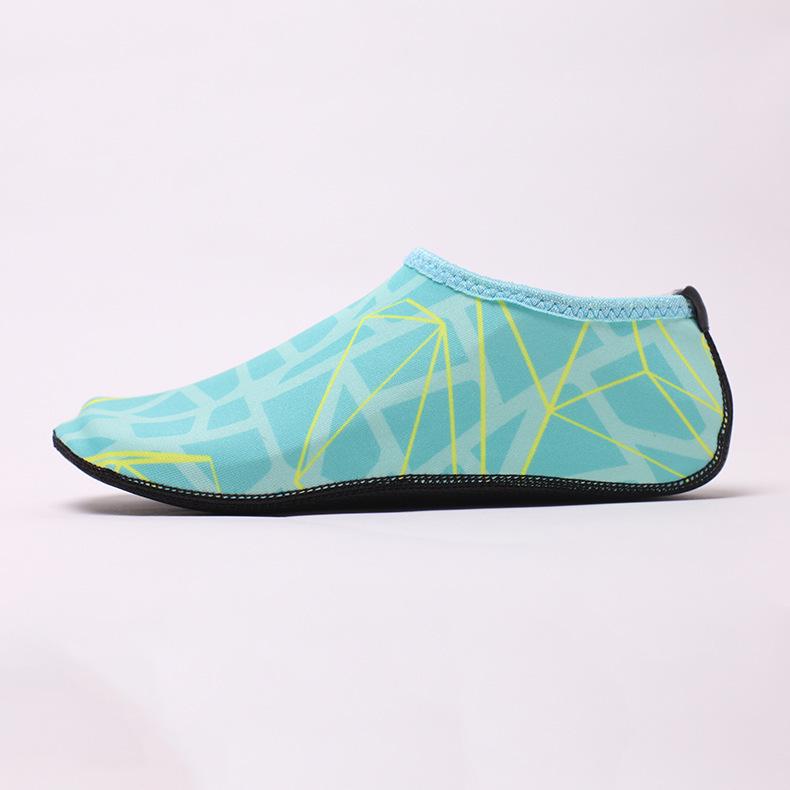 Unisex Beach & Water Shoes: Non-slip, Cut-resistant, Soft Sole, Skin-tight for Swimming, Trekking, and Wading