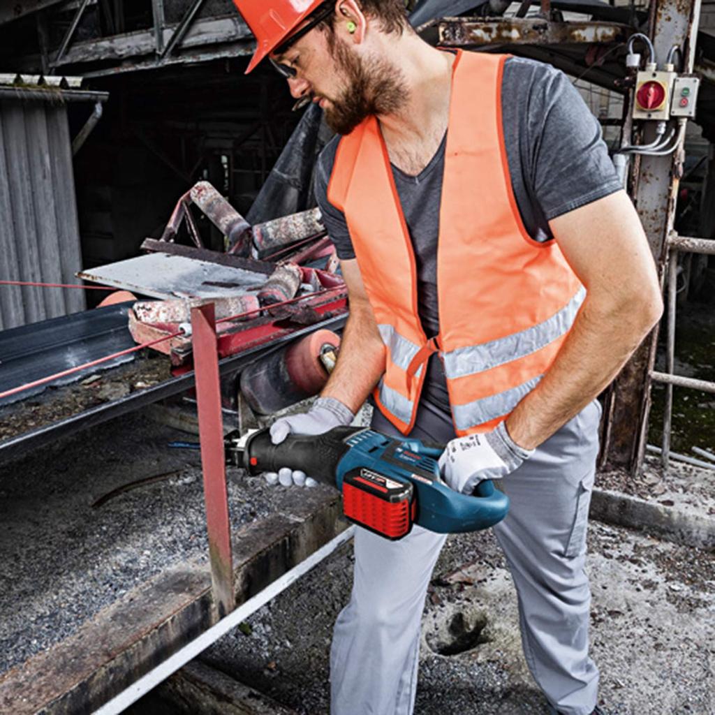 Bosch Professional 18V Cordless Saber Saw Carrying Case (8.0Ah, Charger, Included) GSA18V-32N