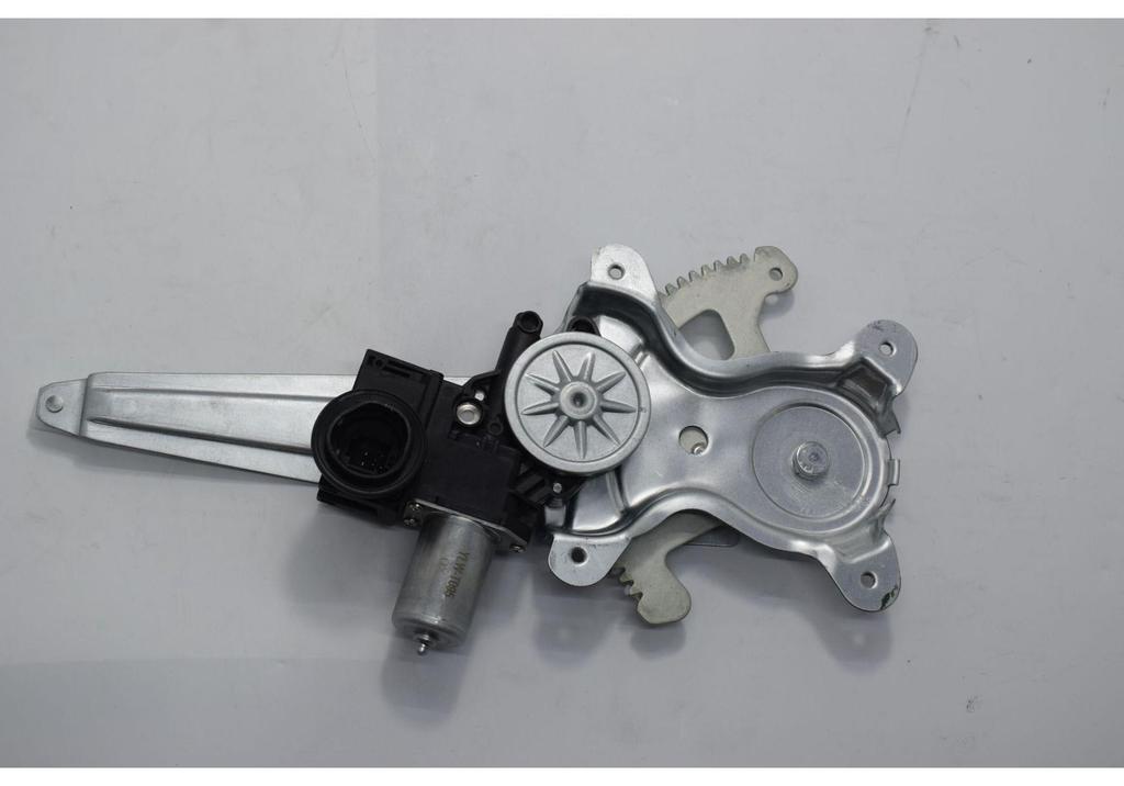 Car Window Regulator 69820-60070 for Land Cruiser UZL100