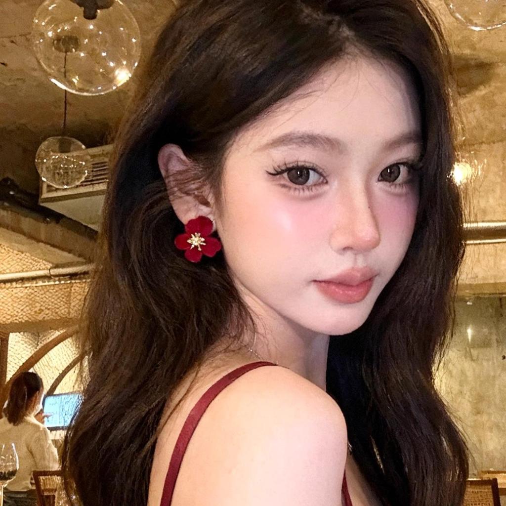 2025 Black Velvet Flower Earrings for Women: High-End Autumn/Winter Style Ear Clips