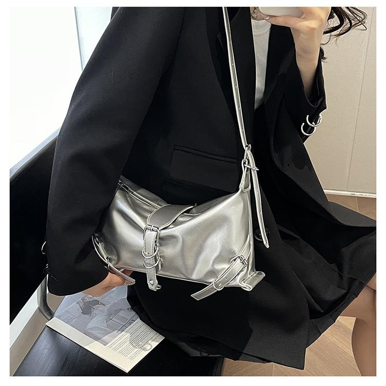 Dámská jednobarevná magnetická spona bagetová crossbody taška volnočasová PU šikmá ramenní taška s nastavitelným popruhem