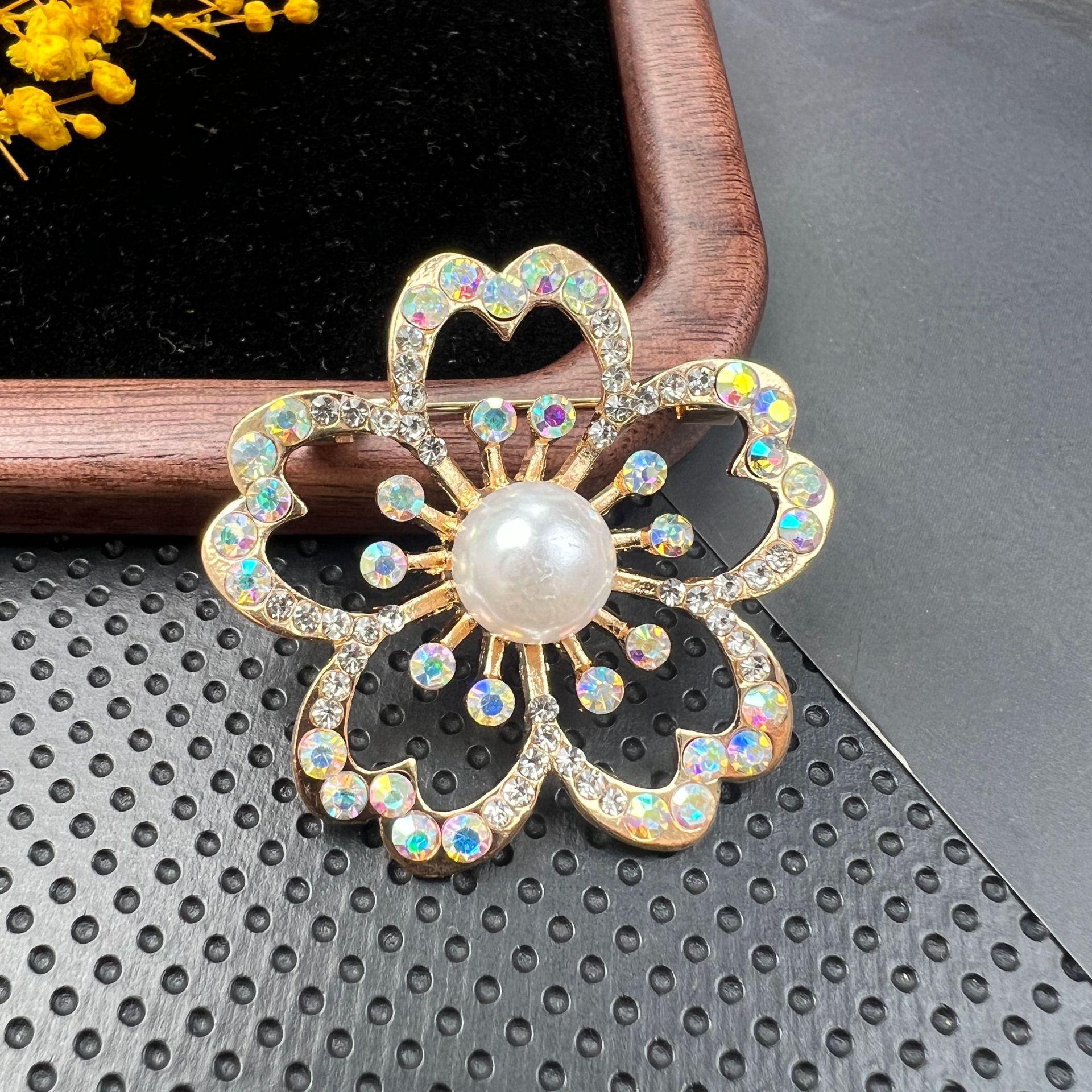 

Ретро брошь с кристаллами-бриллиантами, с булавкой от оголения и металлической пряжкой для аксессуаров для одежды