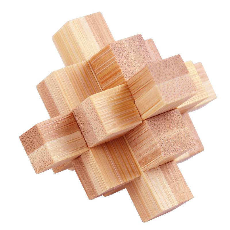 Mini Kongming Bamboo Lock: Compact 4.5 Cm Wooden Puzzle Toy for Intelligence and Dexterity Development.