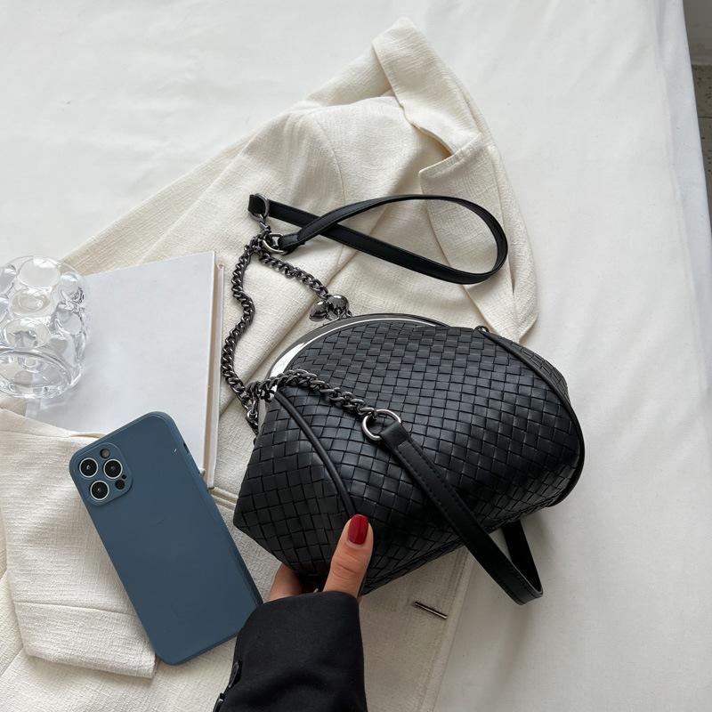 PU Leder Mode Clip Tasche für Frauen Neue Gewebte Kette Tasche Retro Textur Schulter Umhängetasche frauen Tasche Pendeln handtasche