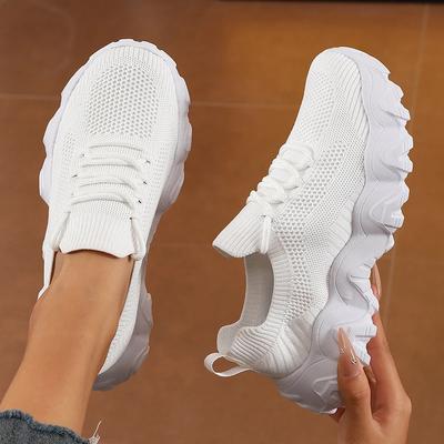 Women's Luxury Running Shoes with Fashionable Mesh Design Breathable Comfortable Non Slip Sole Track Field Running Lace Up Shoes