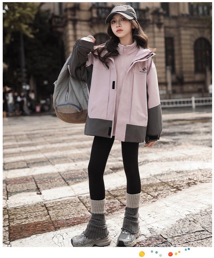 Girls' Fleece-Lined 3-in-1 Detachable Windbreaker Jacket, 2024 Autumn/Winter Style, Big Child Outdoor Thickened Coat.