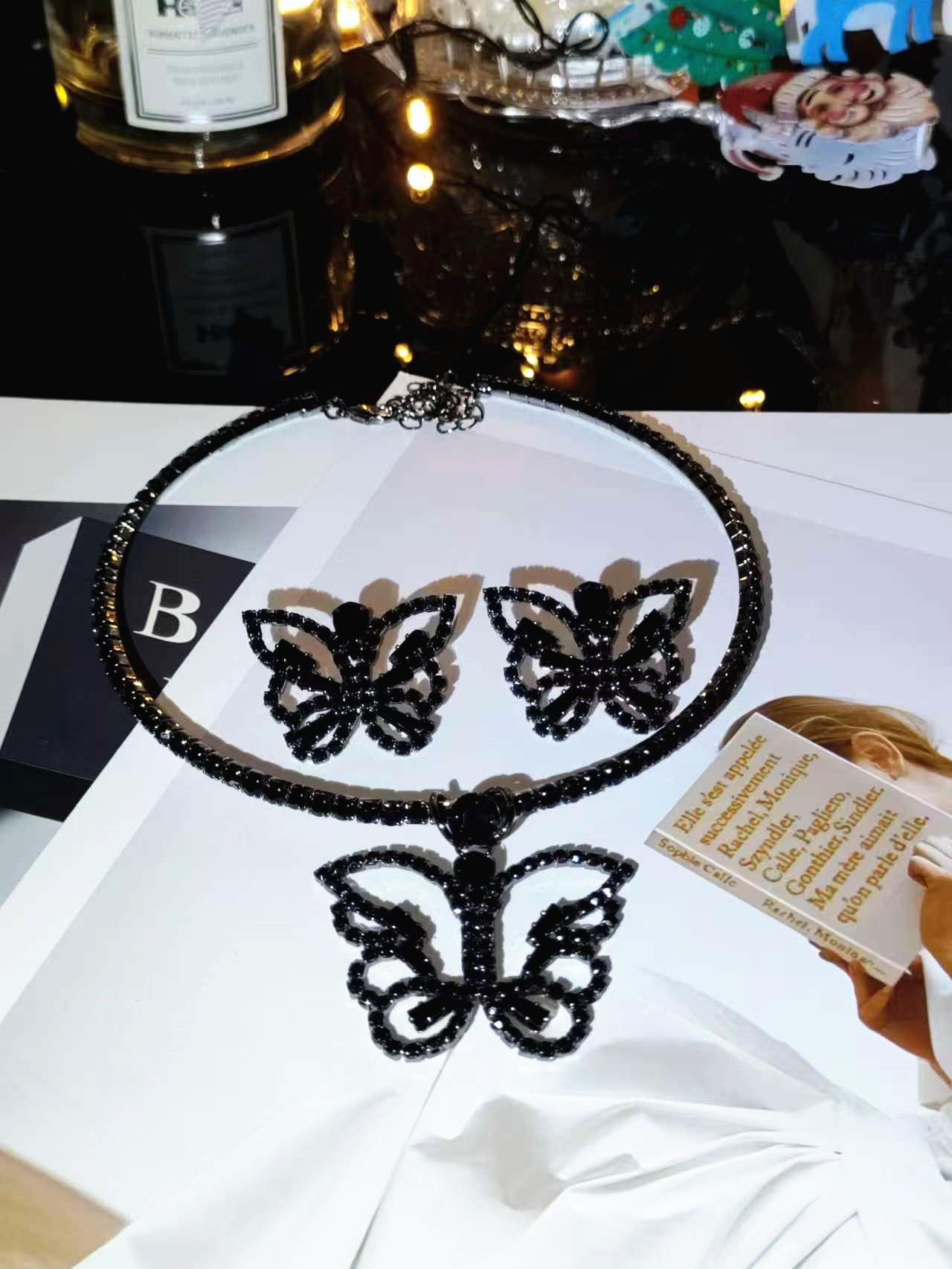 

Ожерелье-чокер с бабочкой, ожерелье со стразами, серьги, свадебный комплект из двух предметов, аксессуары для свадебного платья, набор свадебных украшений