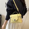 Summer New Retro Trend Lock Versatile Shoulder Messenger Bag High-end Box Small Square Bag Handbag