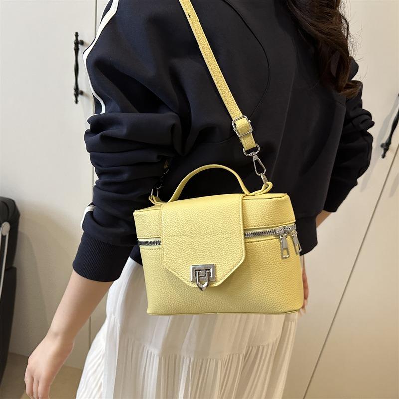 Summer New Retro Trend Lock Versatile Shoulder Messenger Bag High-end Box Small Square Bag Handbag